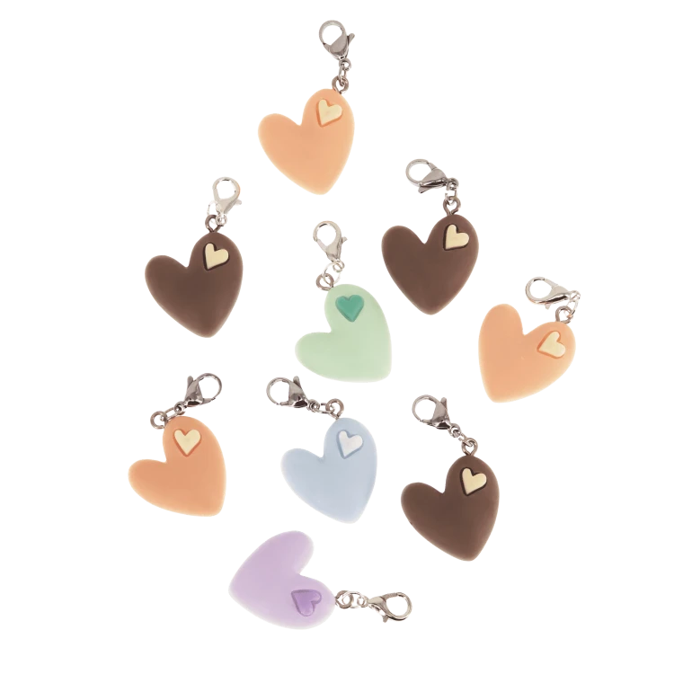 Zawieszka typu CHARMS HEART IN HEART POM POM